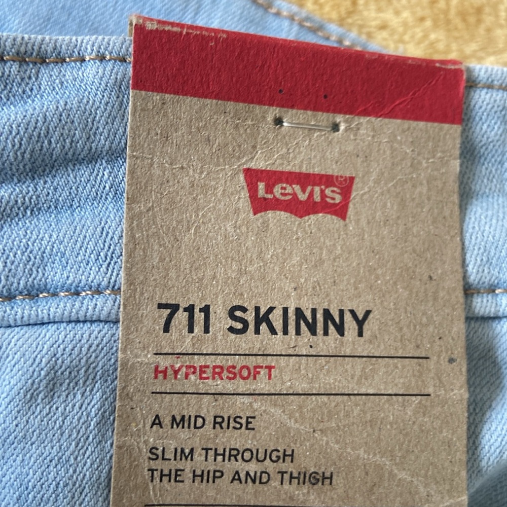 Levi’s 711 Skinny Jeans - Picture 7 of 8